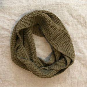 Knit infinity scarf